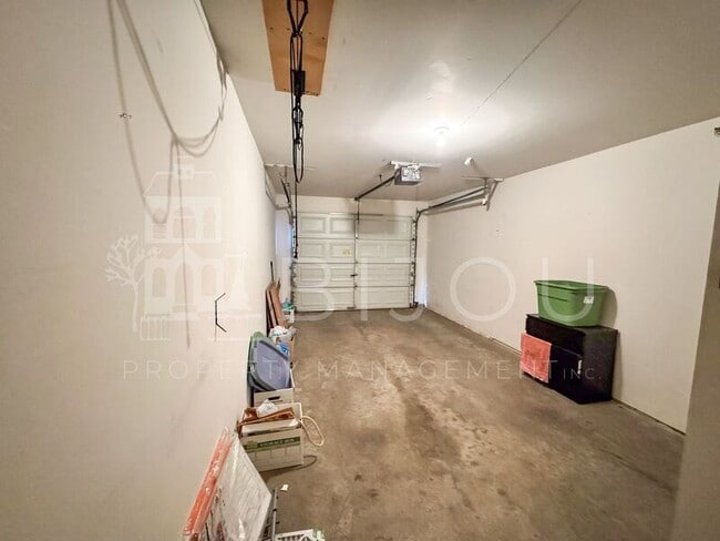 Building Photo - 2195 Alicia Point