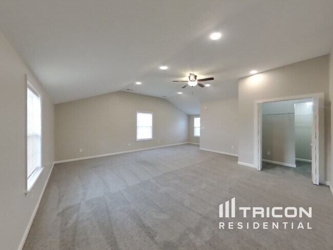 Building Photo - 203 Beacon Point Ln
