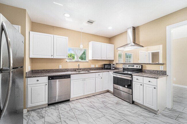 Building Photo - 4146 Brinkley St