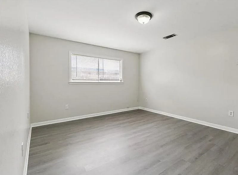 Building Photo - 5933 Dover Pl