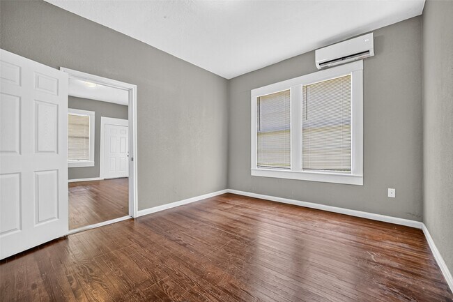 Building Photo - 3010 Garrow St