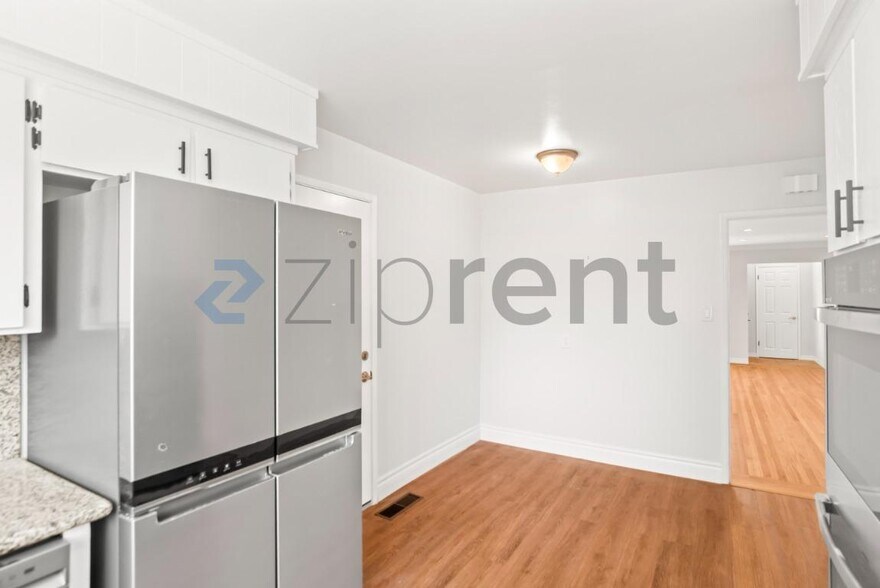 Building Photo - Unit