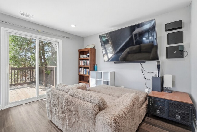 Building Photo - 12738 Kenneth Ave