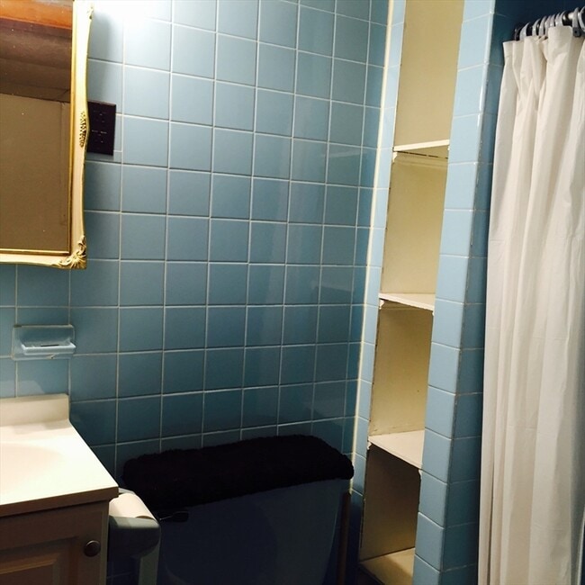 Building Photo - 9 Hall St