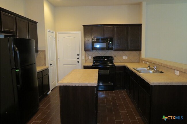 Building Photo - 298 Rosalie Dr