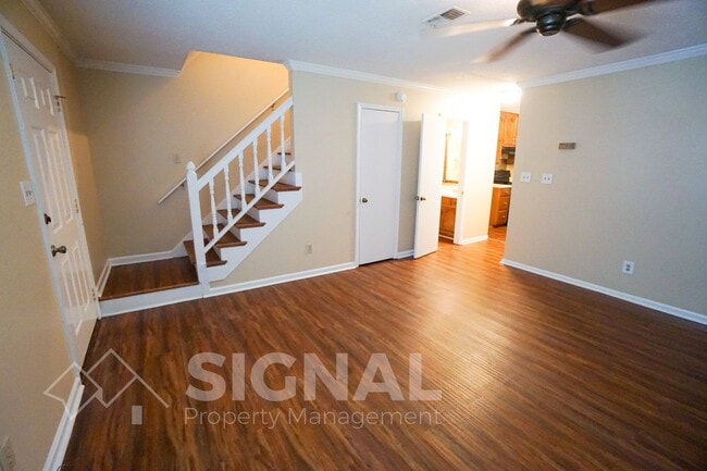 Building Photo - 352 Jamestown Manor Dr