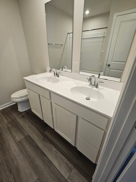 Building Photo - 3215 Edgemead Cir NW