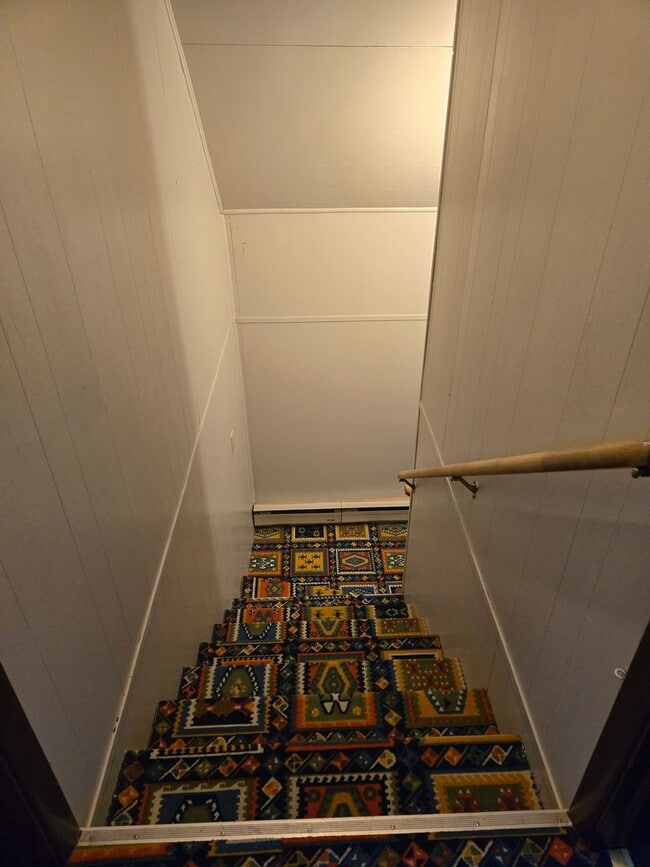 Building Photo - Three Bedroom Home - Single Car Attached Garage - in Townsend!