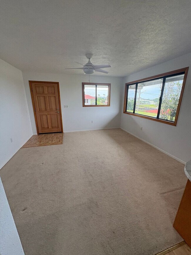Building Photo - Beautiful 2 bedroom, 1.5 bath located in central Hilo town