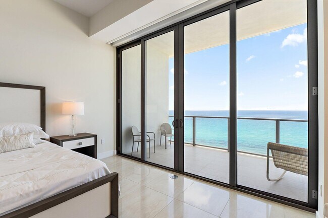 Building Photo - 3100 N Ocean Dr