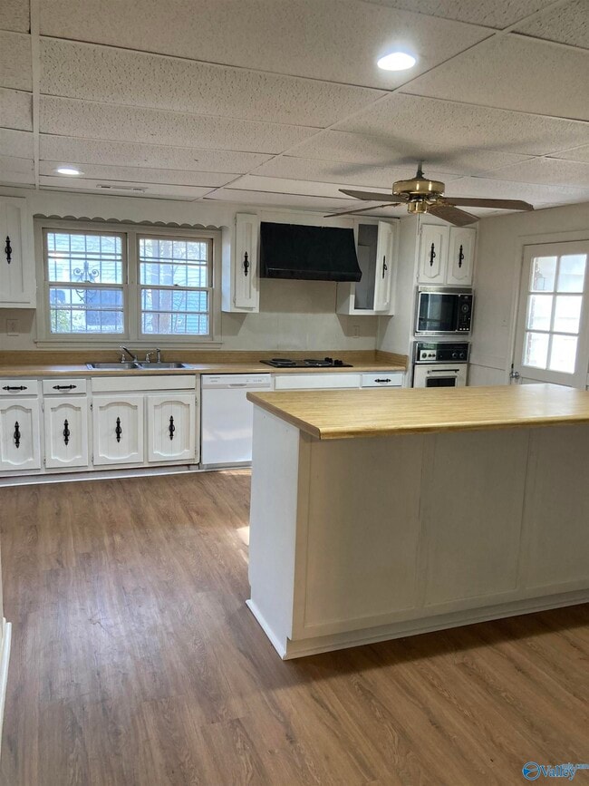 Building Photo - 3205 Hillandale Rd NW