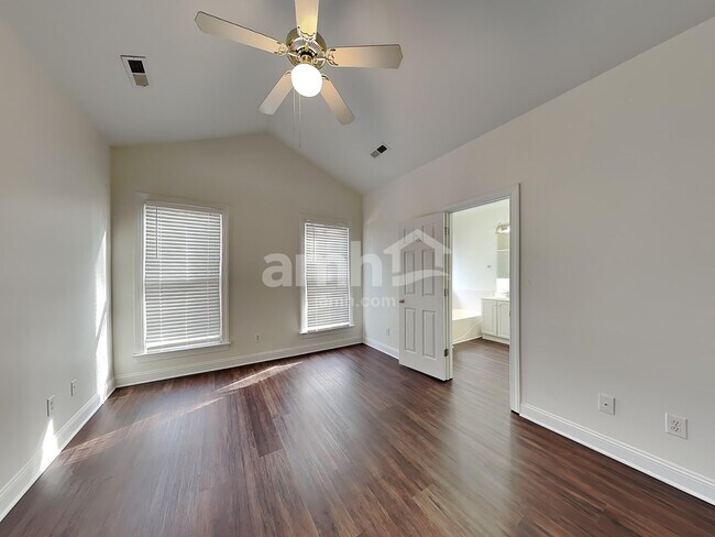 Building Photo - 8005 Red Oaks Trl