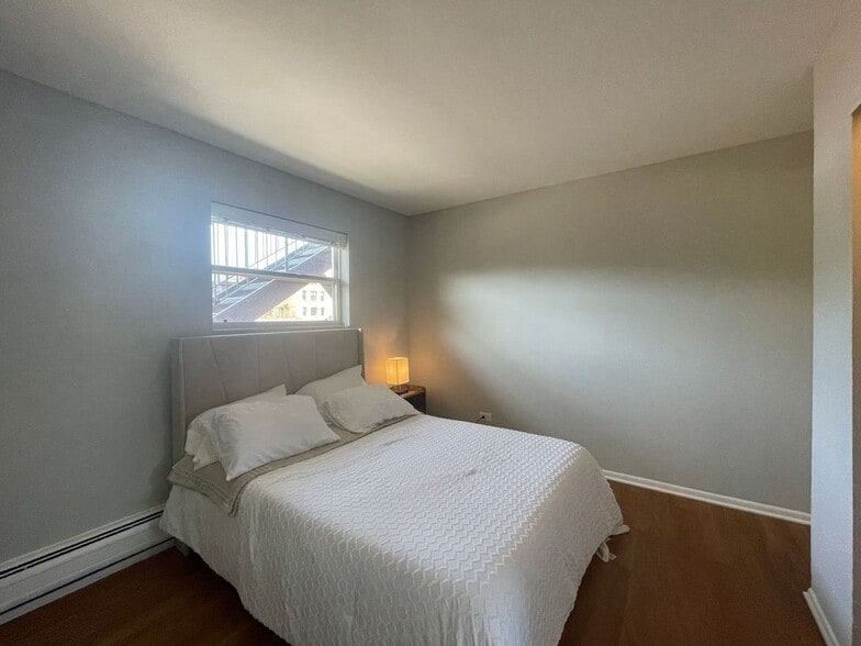 Building Photo - 4616 N Beacon St