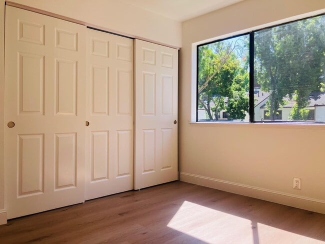 Building Photo - 1391 Meadow Ridge Cir