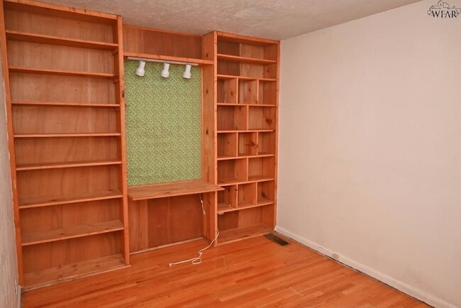 Building Photo - 4644 Bunny Run Dr