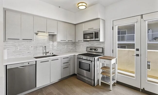 Building Photo - Classic and contemporary two-story townhou...