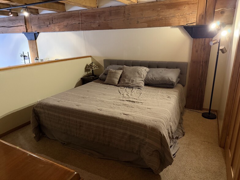 Building Photo - 289 5th St E