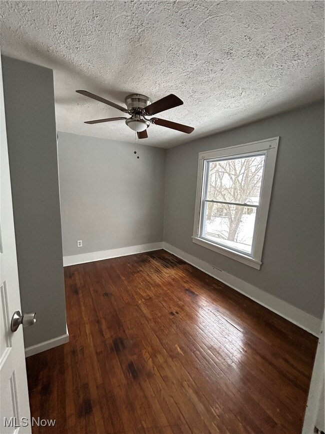 Building Photo - 5037 Wilson Sharpsville Rd