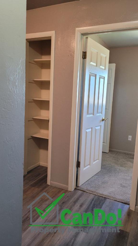 Building Photo - Newly remodeled 2 bedroom, 1.5 bathroom townhome in Blackfoot with Fiber Internet- Available now!