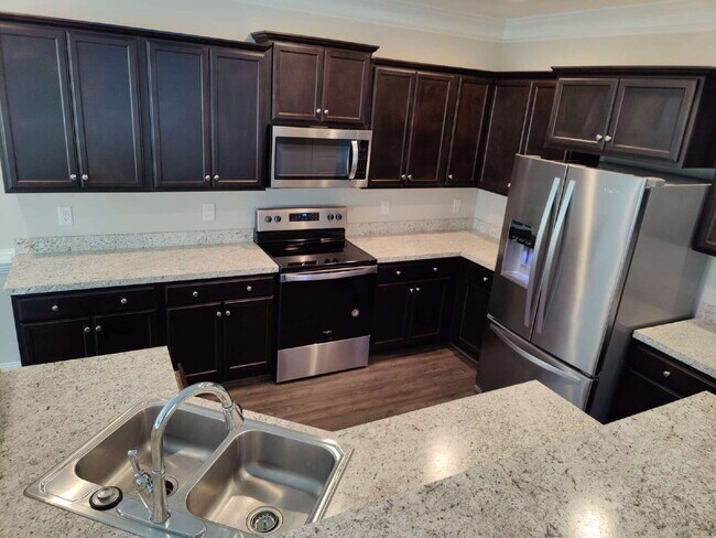 Building Photo - 847 Silver Leaf Dr