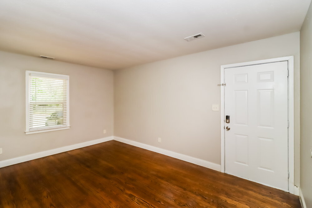 Building Photo - 5401 Snow White Ln