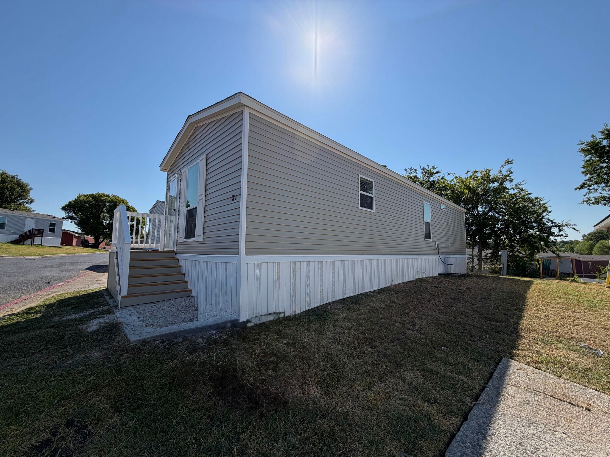Building Photo - 709 N Collins Fwy