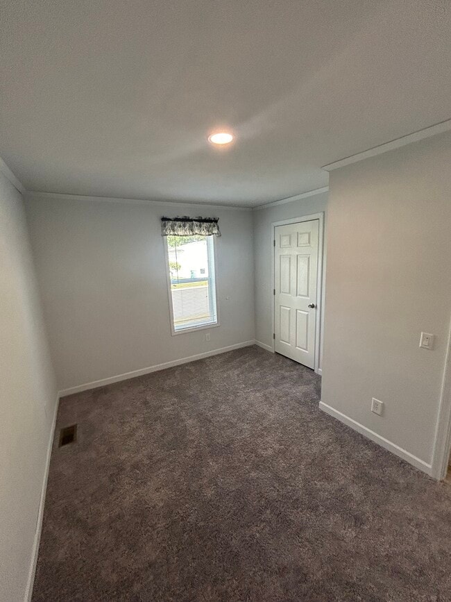Building Photo - 118 Poplar Dr