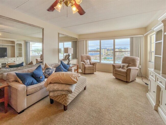 Building Photo - 3806 Gulf of Mexico Dr