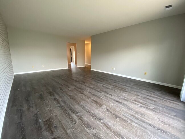 Building Photo - 149 Juniper Drive