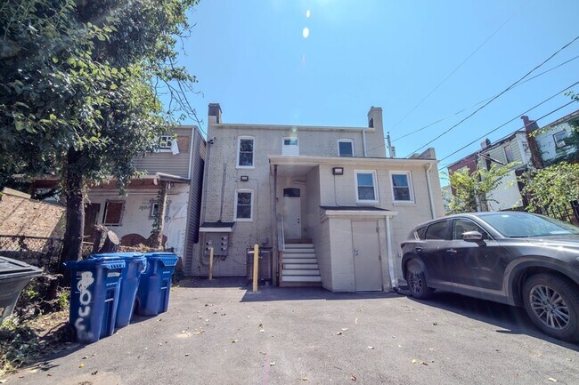 Building Photo - 1602 Cypress St