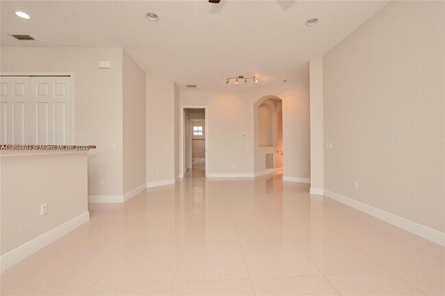 Building Photo - 8308 NW 127th Ln