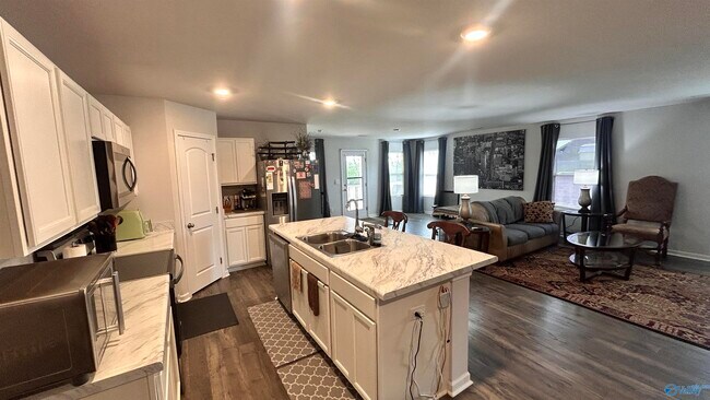 Building Photo - 174 Meadow Ridge Dr