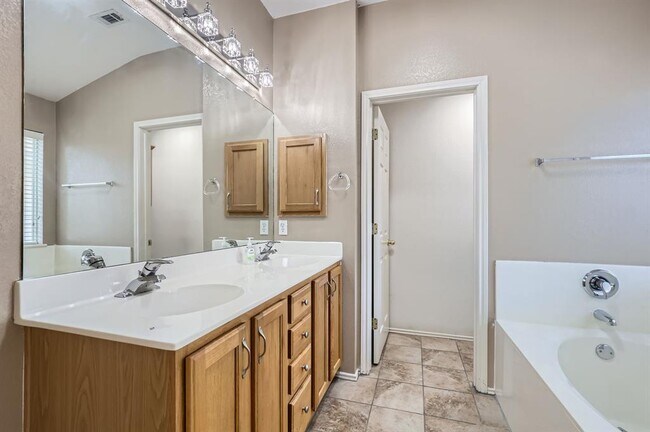 Building Photo - 10517 S Canoa Hills Trail