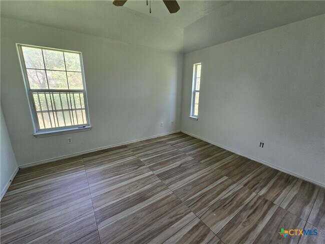 Building Photo - 761 Sheffield Rd