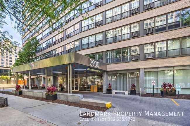 Building Photo - 2930 N Sheridan Rd