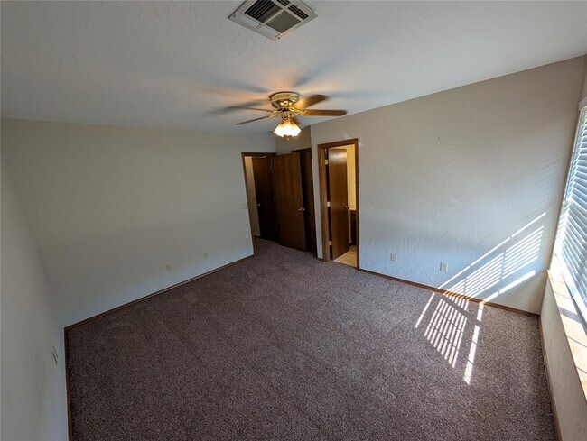 Building Photo - 3201 Lois Arlene Cir