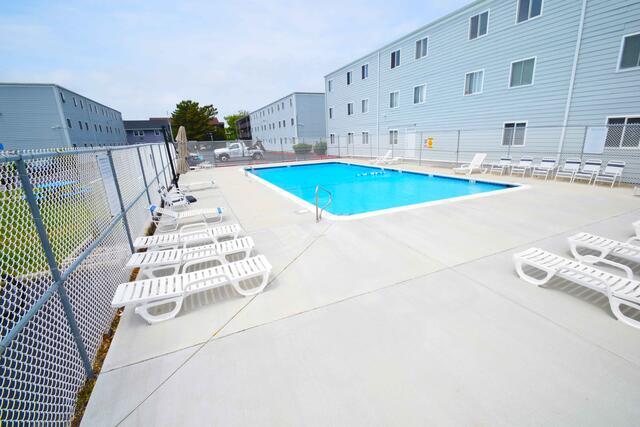 Pool - 424 Lark Ln