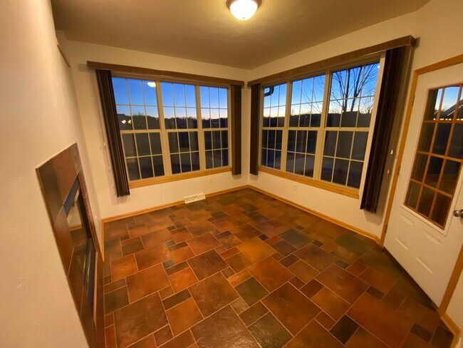 Building Photo - 5236 Sassafras Dr