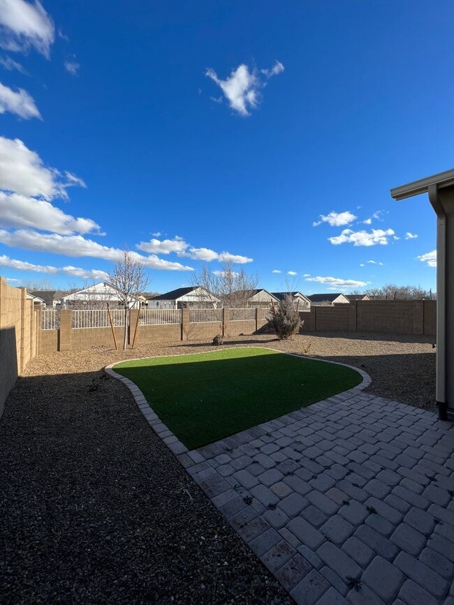 Building Photo - 3 Bedroom + Office in Highlands Ranch, Chi...