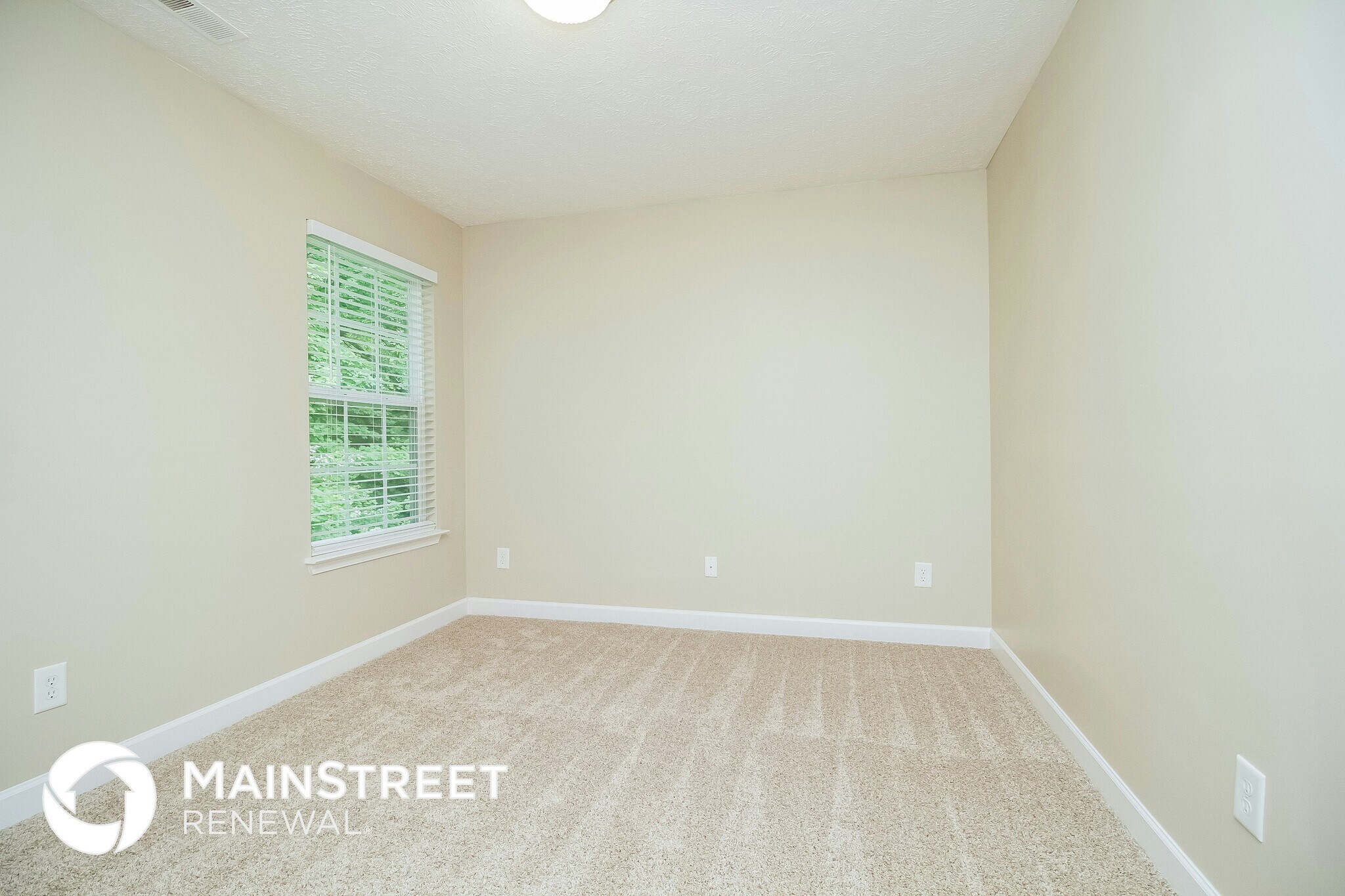 Building Photo - 681 Smoky Mountains Dr