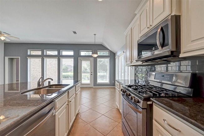 Building Photo - 26243 Crystal Cove Ln