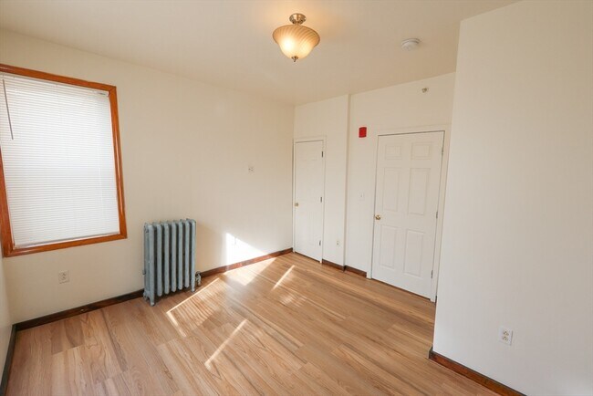 Building Photo - 100 Seaver St
