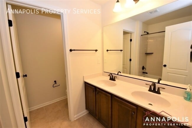Building Photo - 7946 Monrovia Dr
