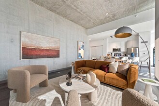 Building Photo - 168 N Elizabeth St