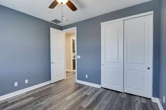 Building Photo - **Luxury 5 Bedroom Pool Home for Rent in Inspirada | Nearly 4,000 Sq Ft on Corner Lot**