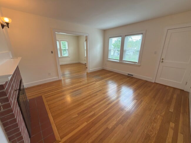 Building Photo - 573 Spruce St