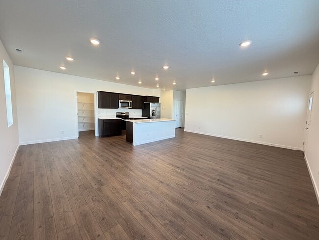 Building Photo - Brand New Post Falls Home!!