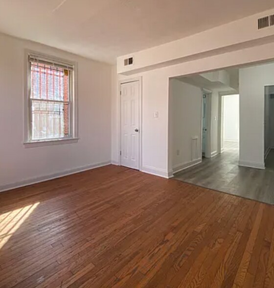 Building Photo - 3217 Dubois Pl SE