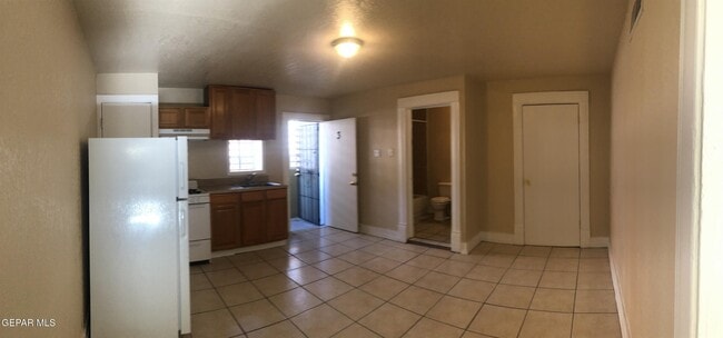 Building Photo - 3419 La Luz Ave