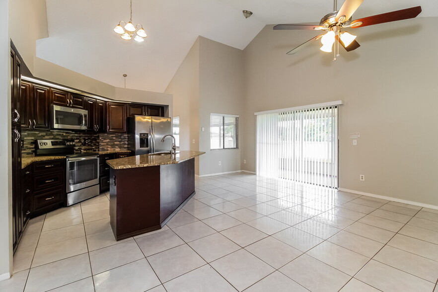 Building Photo - 825 Virginia Woods Ln